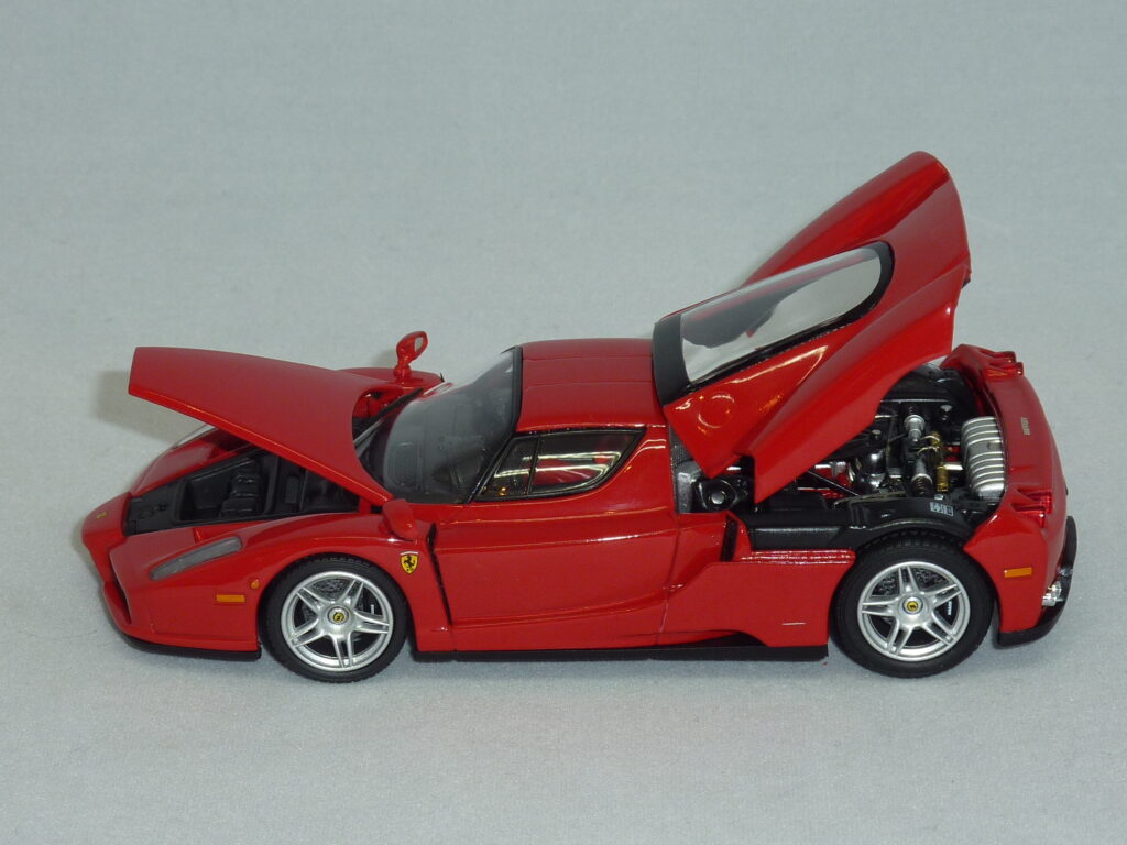 Enzo Ferrari 1/43